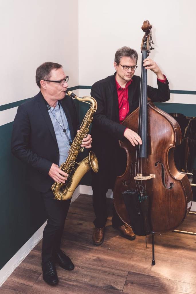 Jazzduo mit Saxophon und Kontrabass bei einem Event in Berlin